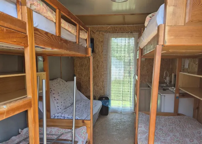 캠프장 Rodinna Unimobunka Nitrianske Rudno